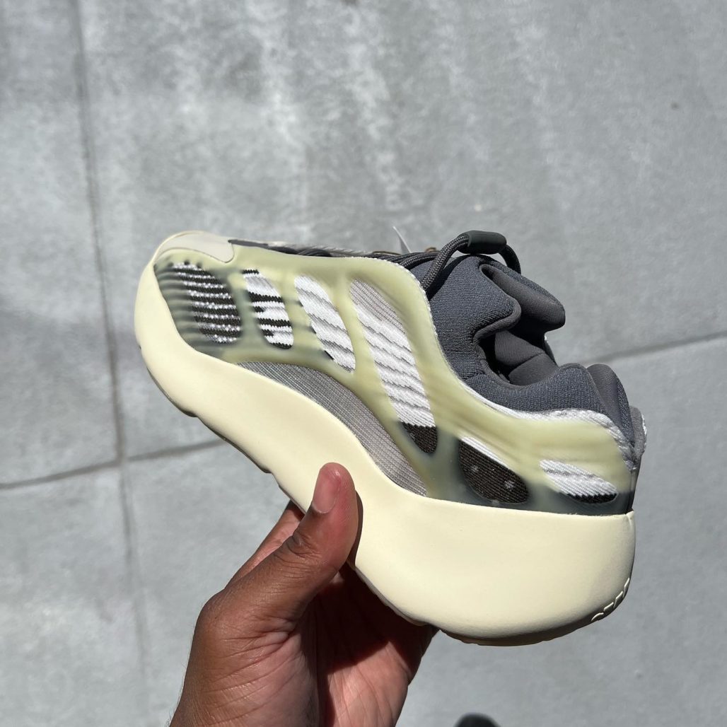 Adidas Yeezy 700 V3 Fade Salt